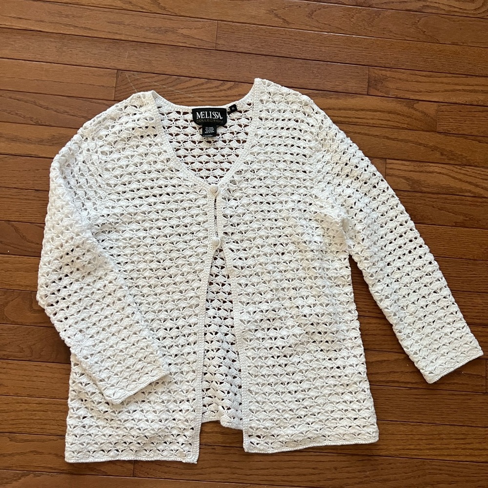 White knitted top